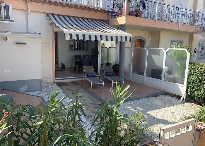Schönes Ferienbungalow In Altos Torrevieja
